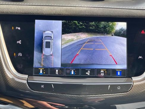 Used 2024 Cadillac XT6 Sport w/ Platinum Package image 13