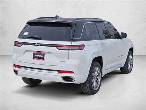 New 2025 Jeep Grand Cherokee Summit image 5