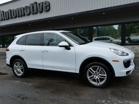 Used 2016 Porsche Cayenne image 3