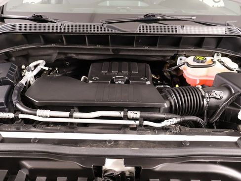 Used 2024 Chevrolet Silverado 1500 Custom image 18