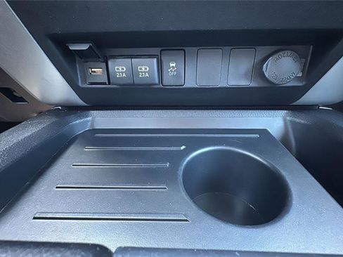 Used 2020 Toyota Tundra SR5 w/ SR5 Leather Package AWD/4WD image 19