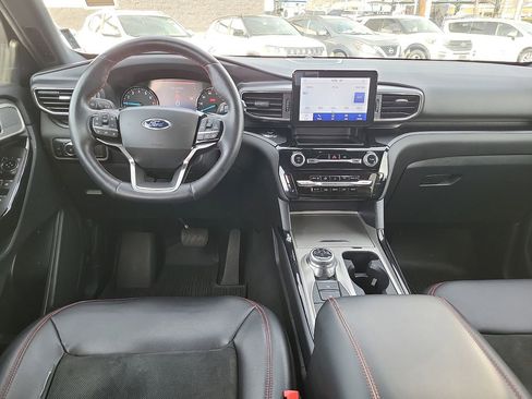 Used 2023 Ford Explorer ST-Line image 11