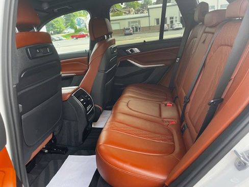 Used 2021 BMW X5 xDrive40i w/ M Sport Package image 22