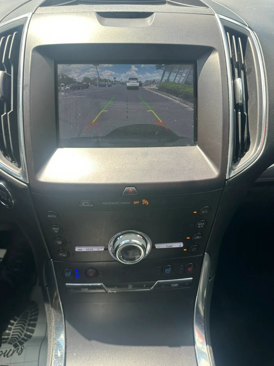 Used 2020 Ford Edge Titanium w/ Equipment Group 301A AWD/4WD image 16