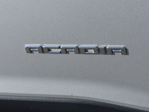 Used 2018 GMC Acadia SLT w/ LPO, Floor Liner Package AWD/4WD image 13