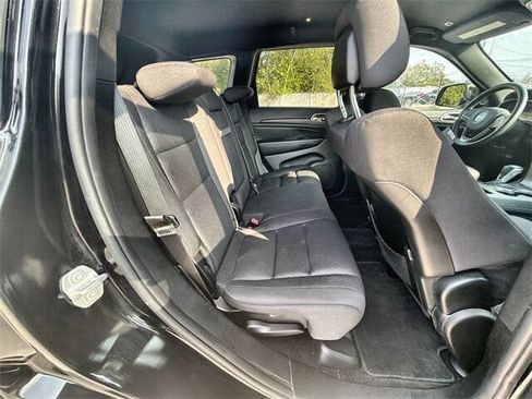 Used 2018 Jeep Grand Cherokee Laredo image 25