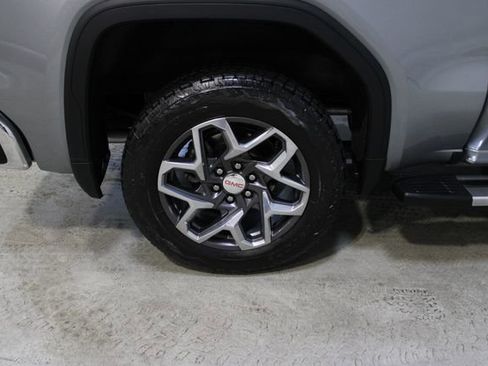 Used 2024 GMC Sierra 1500 SLT w/ SLT Premium Plus Package AWD/4WD image 34