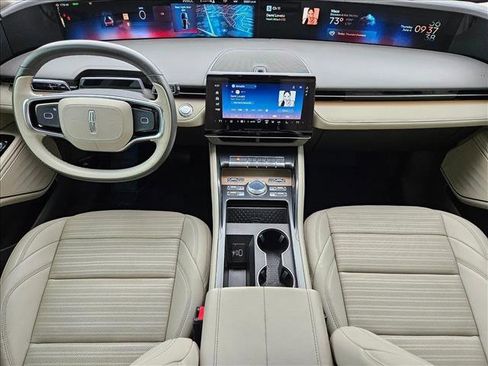 Used 2024 Lincoln Nautilus Reserve AWD/4WD image 18