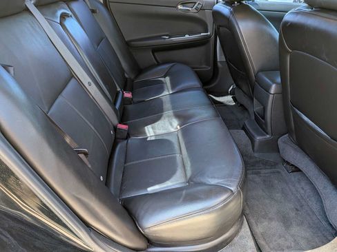 Used 2009 Chevrolet Impala SS w/ Convenience Package FWD image 21