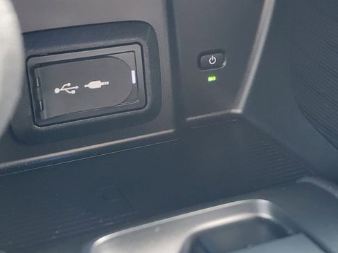 Used 2021 Toyota Venza XLE w/ Softex Package image 27