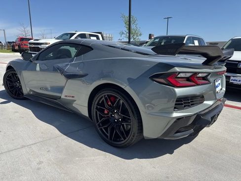 Used 2024 Chevrolet Corvette Z06 w/ Z07 Performance Package image 6