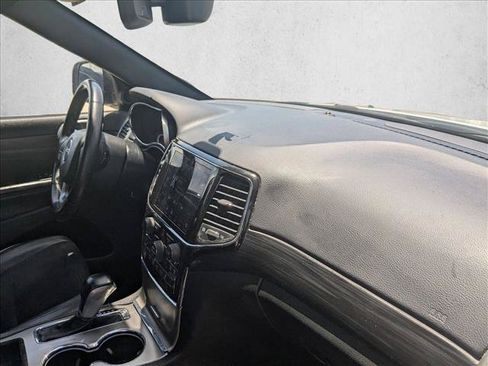 Used 2022 Jeep Grand Cherokee Laredo X RWD image 17