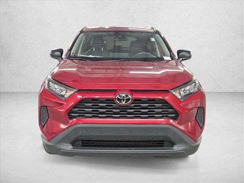 Used 2021 Toyota RAV4 LE FWD image 2