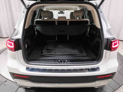 Certified 2021 Mercedes-Benz GLB 250 image 28