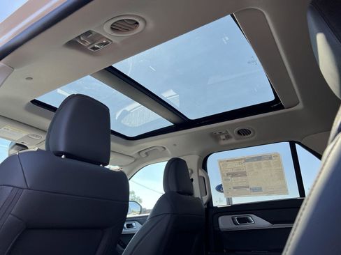 New 2025 Ford Explorer Active w/ Active Comfort Package image 39