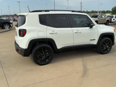 Used 2022 Jeep Renegade Altitude image 8