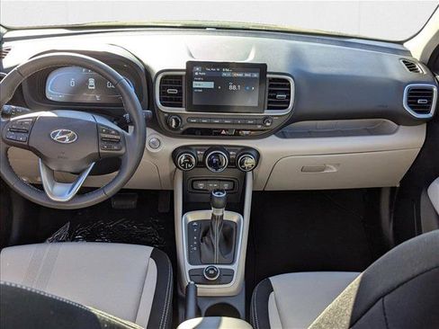 New 2025 Hyundai Venue SEL image 13