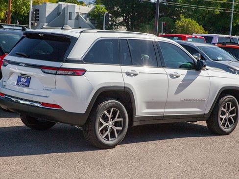 Used 2025 Jeep Grand Cherokee Limited w/ Luxury Tech Group II image 5