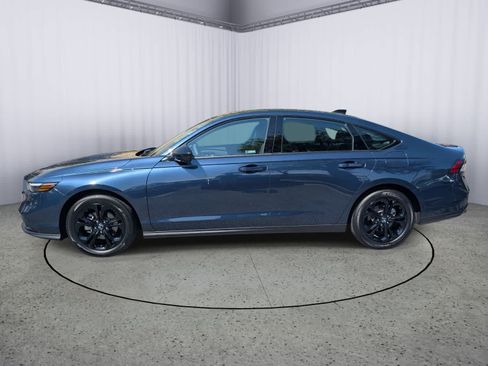 Used 2025 Honda Accord SE image 6