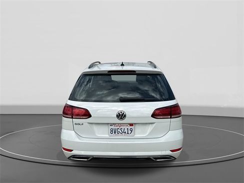 Used 2019 Volkswagen Golf S image 4