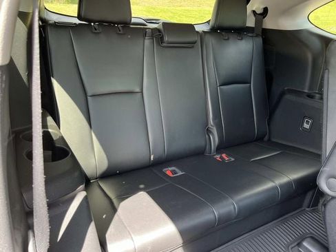 Used 2021 Toyota Highlander XLE image 22