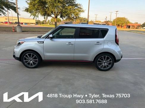 Used 2018 Kia Soul ! FWD image 7