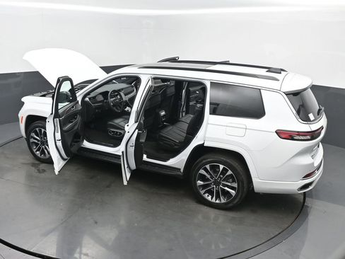 Used 2024 Jeep Grand Cherokee L Overland w/ Advanced Protech Group III AWD/4WD image 64