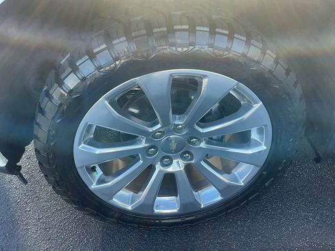 Used 2019 Chevrolet Silverado 1500 High Country w/ Technology Package image 24