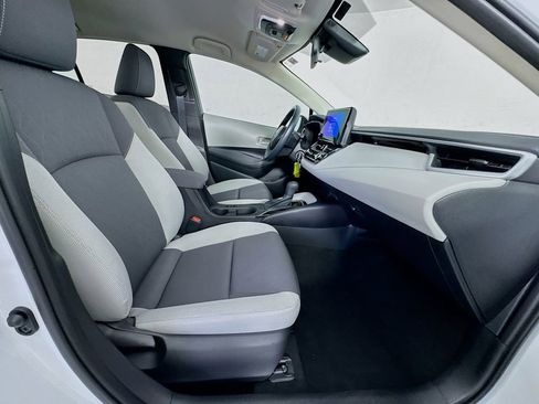 Used 2026 Toyota Corolla LE FWD image 34