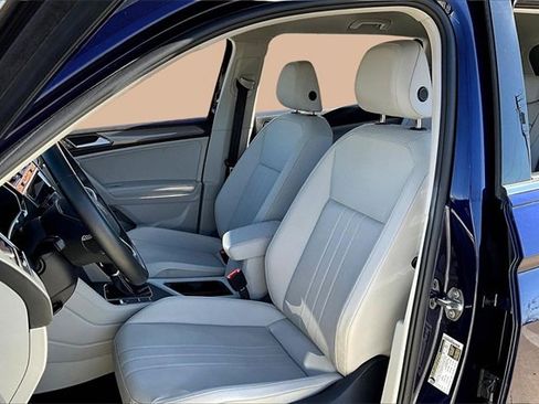 Used 2023 Volkswagen Tiguan SE image 27