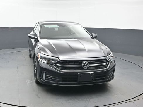 Used 2023 Volkswagen Jetta Sport image 9