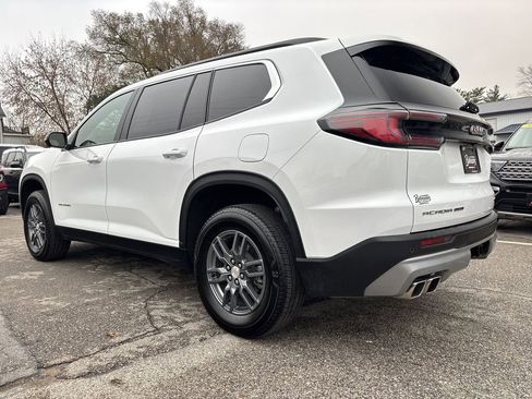 Used 2025 GMC Acadia Elevation image 7