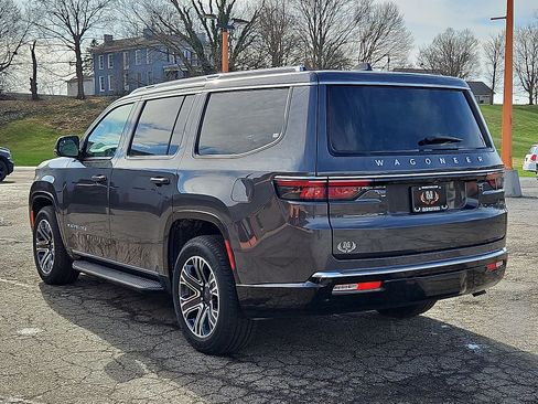 New 2024 Jeep Wagoneer 4WD w/ Premium Group I image 11