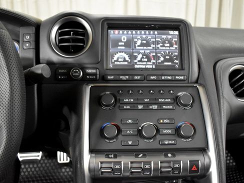 Used 2009 Nissan GT-R Premium AWD/4WD image 26