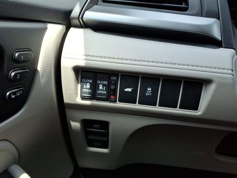 Used 2025 Honda Odyssey EX-L image 30