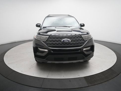 Used 2022 Ford Explorer XLT w/ Equipment Group 202A image 11