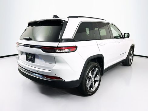 Used 2023 Jeep Grand Cherokee 4WD 4xe w/ Luxury Tech Group II image 9