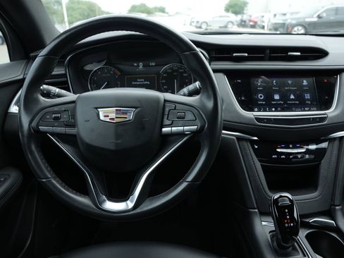 Used 2024 Cadillac XT6 Luxury FWD image 9