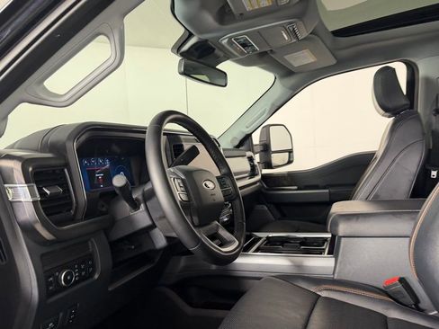 Used 2025 Ford F350 Lariat w/ Black Appearance Package image 25