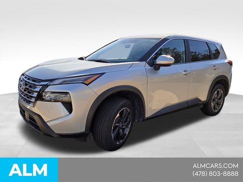 Used 2025 Nissan Rogue SV FWD image 1