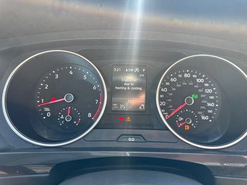 Used 2018 Volkswagen Tiguan SEL AWD/4WD image 16
