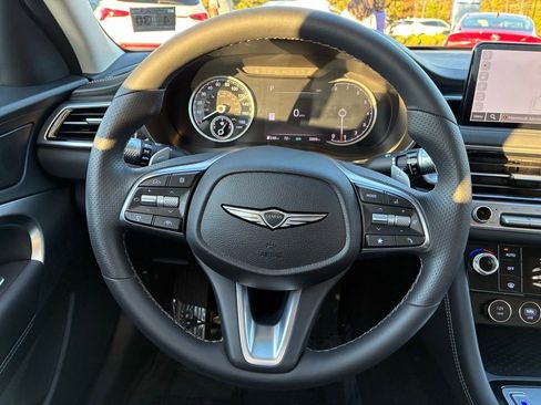 Used 2025 Genesis G70 2.5T image 16