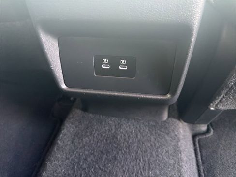 Used 2025 Nissan Rogue SV image 28