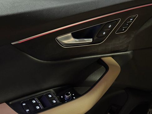 Certified 2025 Audi Q7 2.0T Premium w/ Convenience Plus Package image 14