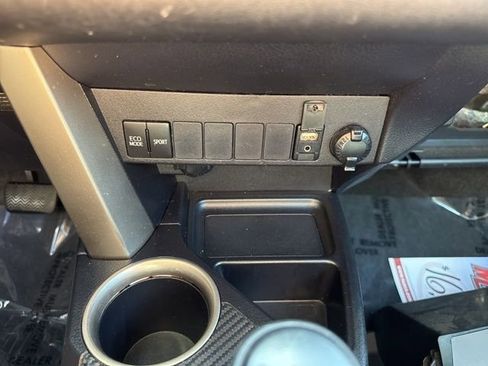 Used 2015 Toyota RAV4 XLE AWD/4WD image 15