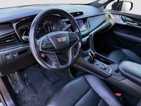 Used 2020 Cadillac XT5 Premium Luxury FWD image 9