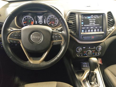 Used 2014 Jeep Cherokee Latitude w/ Comfort/Convenience Group image 22