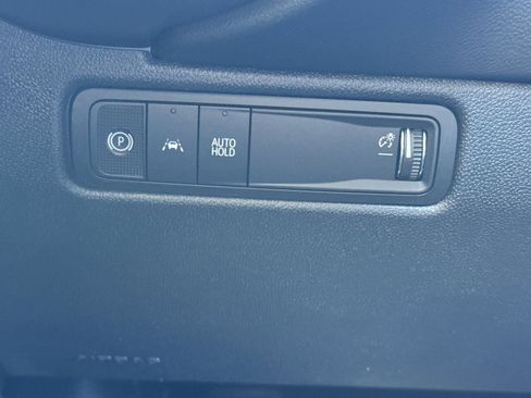 New 2026 Chevrolet Equinox EV LT image 30