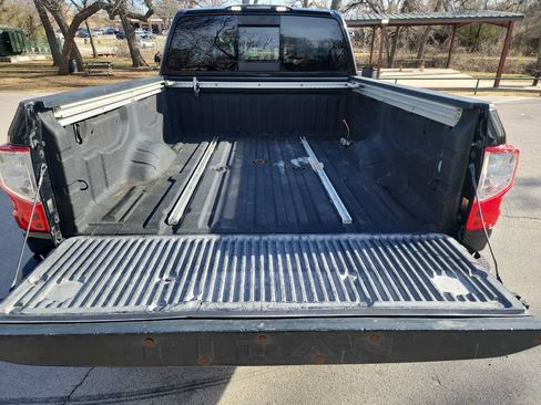 Used 2016 Nissan Titan SL image 10