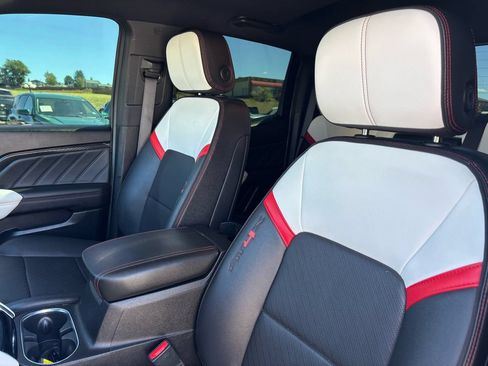 Used 2023 GMC Canyon AT4X AWD/4WD image 13